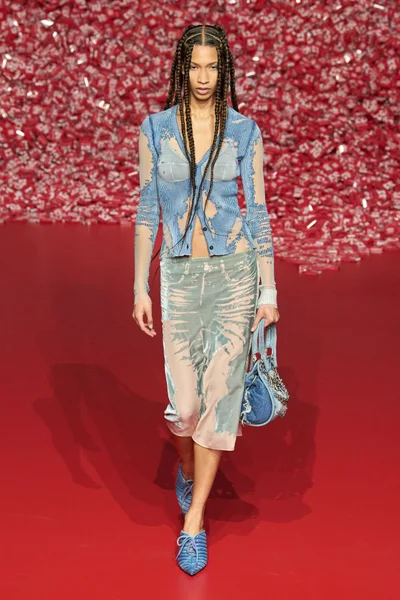 Look 14